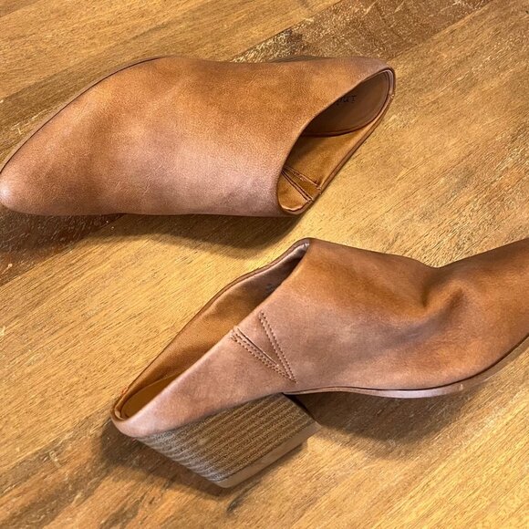 Indigo Rd Shoes Womens 8M Casual Slip On Clog Bootie Brown Faux‎ Leather Heel - Picture 5 of 11